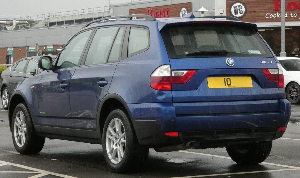 BMW X3 E83 xDrive20d von hinten