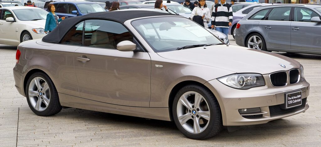 BMW 1er E88 120i Cabrio offen