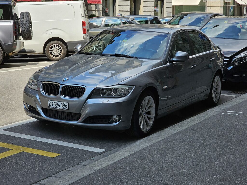 BMW 3er E90 Limousine von vorn