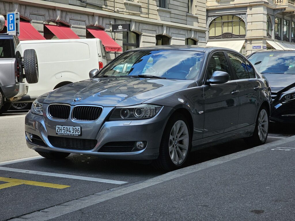 BMW 3er E90 Limousine von hinten