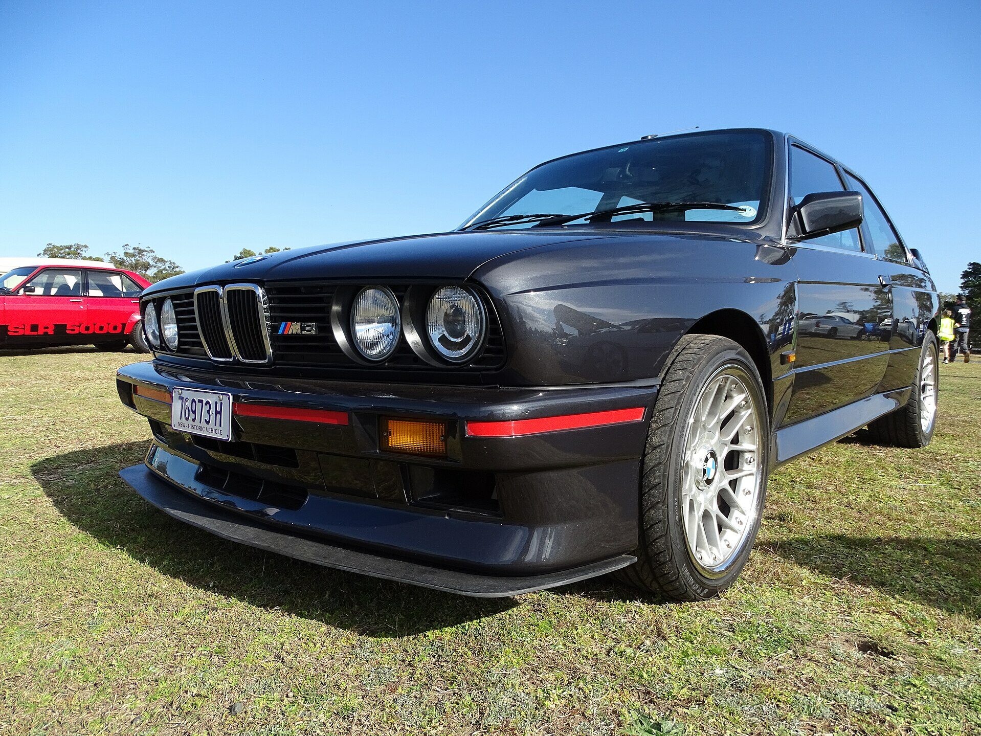 BMW M3 E30 Sport Evolution schräg von vorn