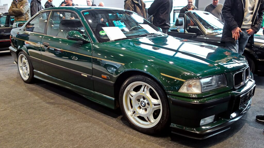 BMW M3 GT E36 von der Seite
