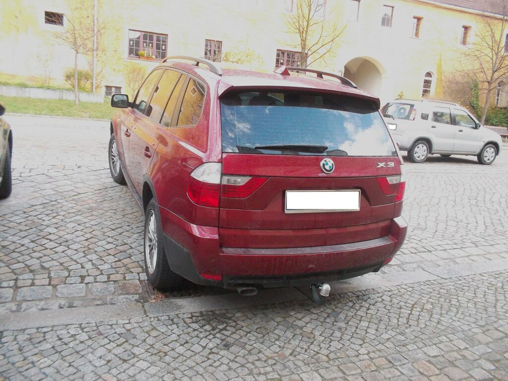 BMW X3 E83 schräg von hinten