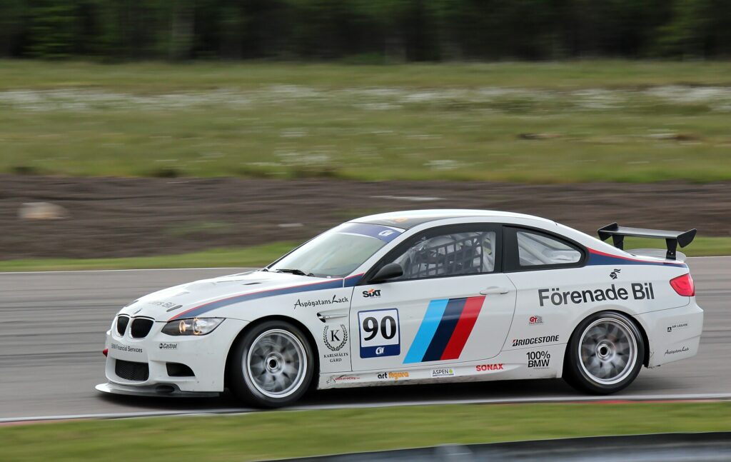BMW M3 GT4 auf der Rennstrecke