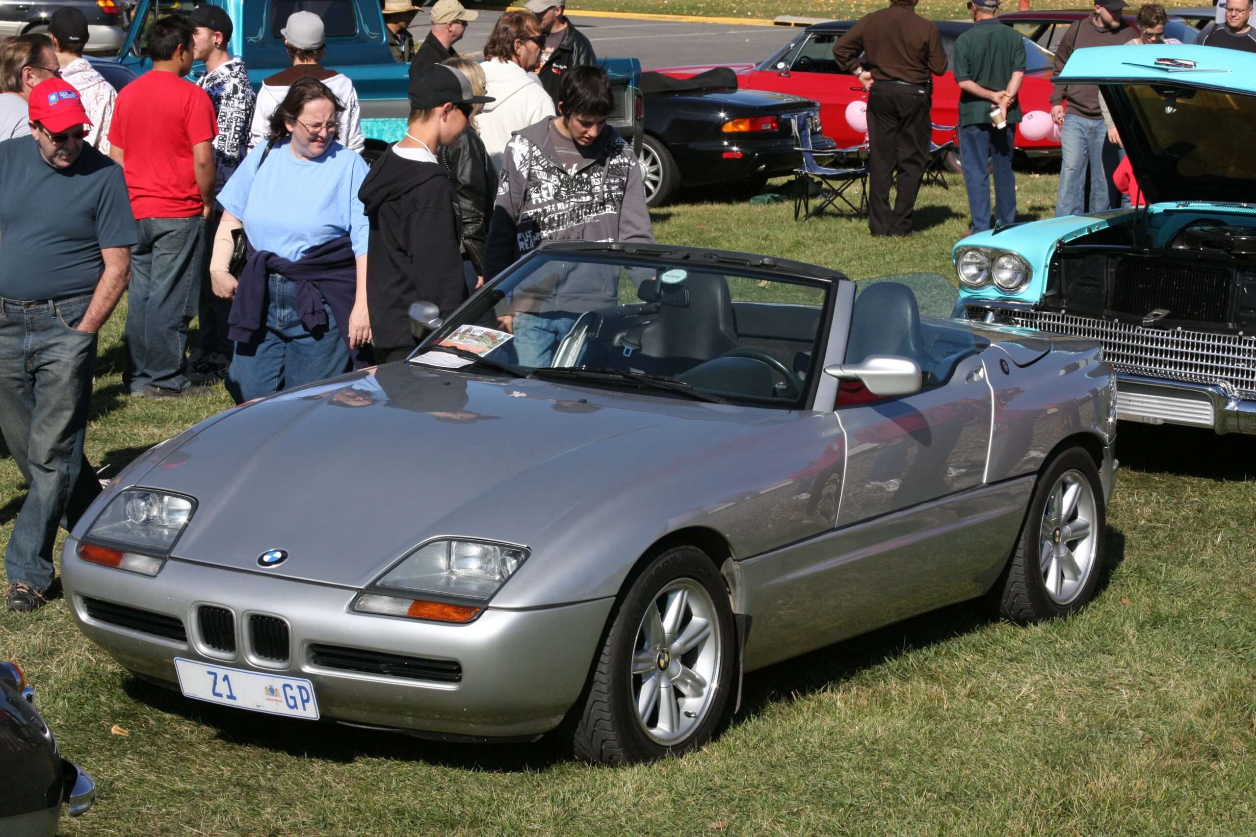 BMW Z1 in Silber, Frontansicht schräg von links