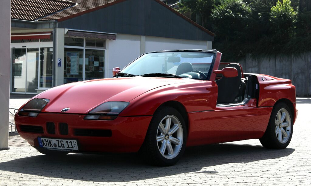 BMW Z1 in Rot, Frontansicht schräg von rechts