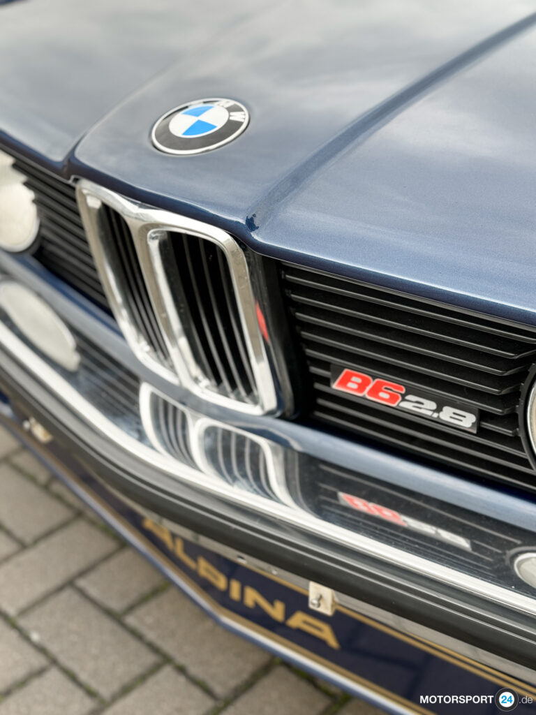 Alpina B6 2.8 auf Basis BMW E21, dunkelblau mit Alpina-Dekor