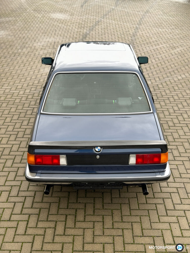 Alpina B6 2.8 auf Basis BMW E21, dunkelblau mit Alpina-Dekor