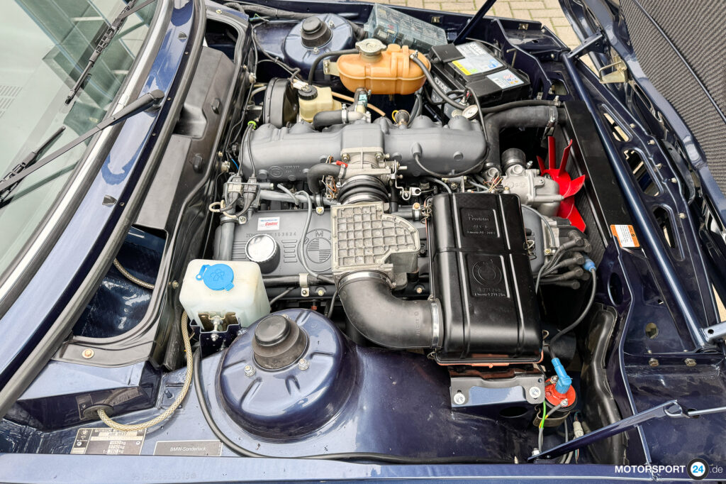 Alpina B6 2.8 auf Basis BMW E21, dunkelblau mit Alpina-Dekor