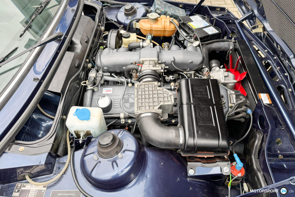 Alpina B6 2.8 auf Basis BMW E21, dunkelblau mit Alpina-Dekor