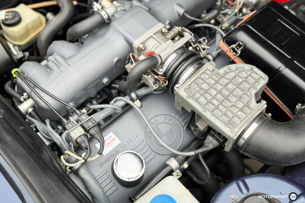 Alpina B6 2.8 auf Basis BMW E21, dunkelblau mit Alpina-Dekor