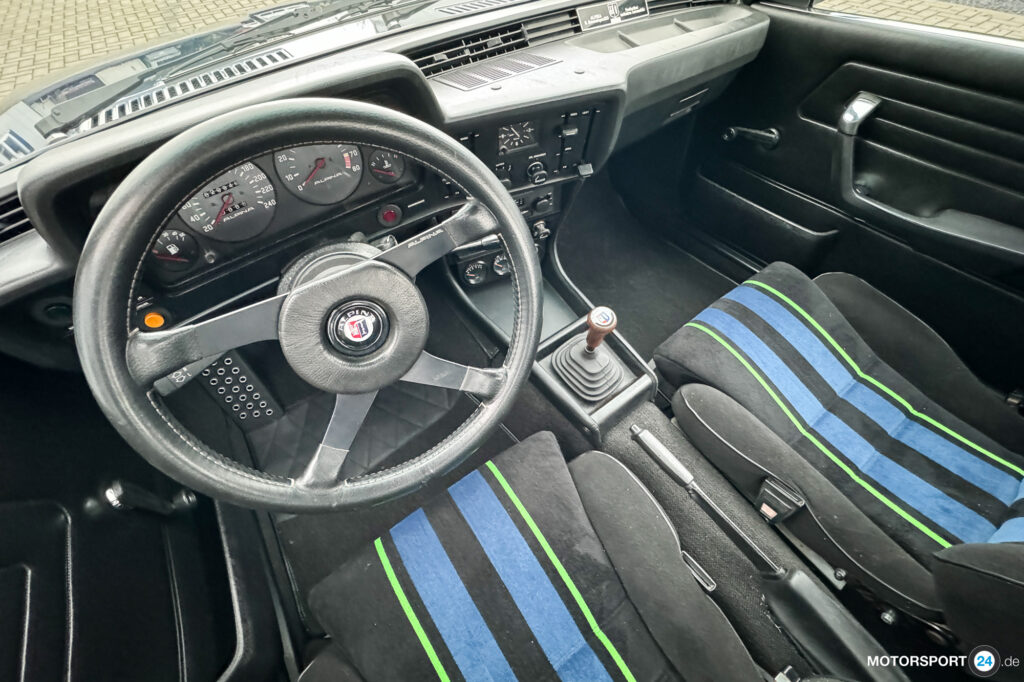 Alpina B6 2.8 auf Basis BMW E21, dunkelblau mit Alpina-Dekor
