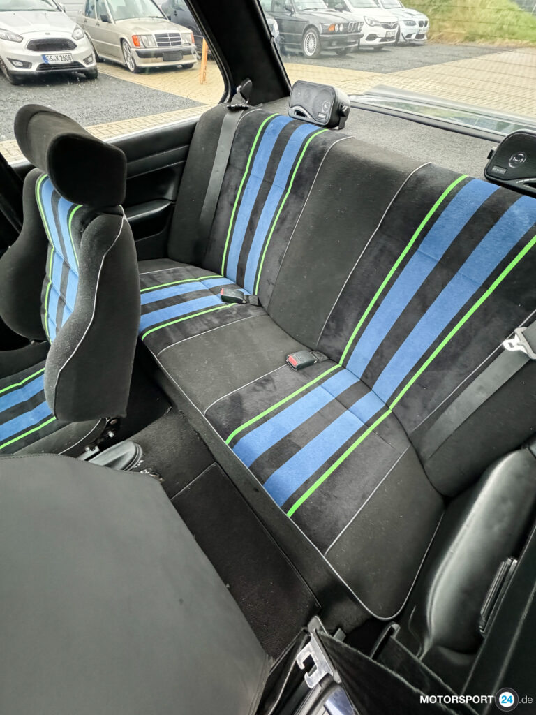 Alpina B6 2.8 auf Basis BMW E21, dunkelblau mit Alpina-Dekor
