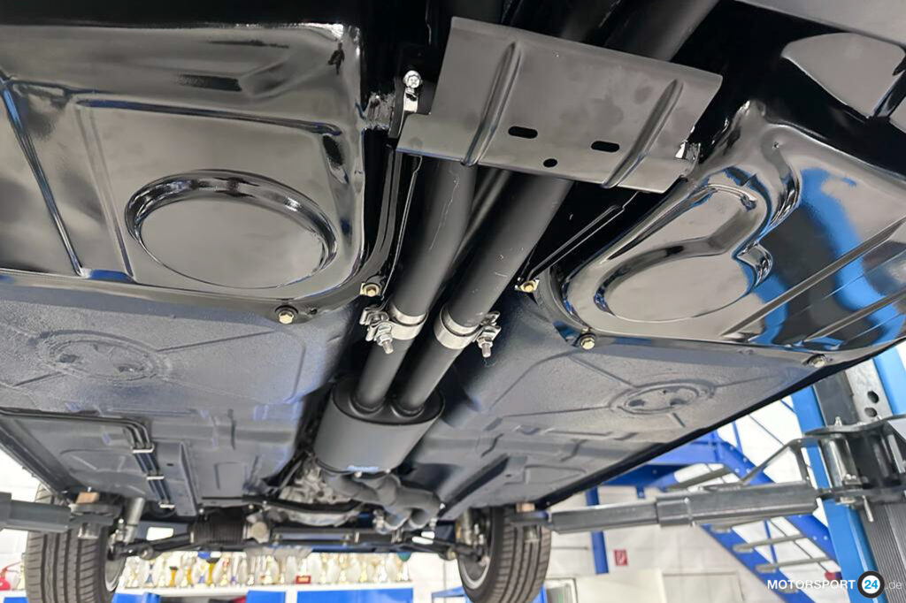 Alpina B6 2.8 auf Basis BMW E21, dunkelblau mit Alpina-Dekor