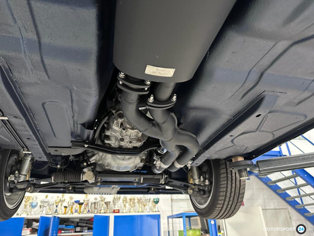 Alpina B6 2.8 auf Basis BMW E21, dunkelblau mit Alpina-Dekor