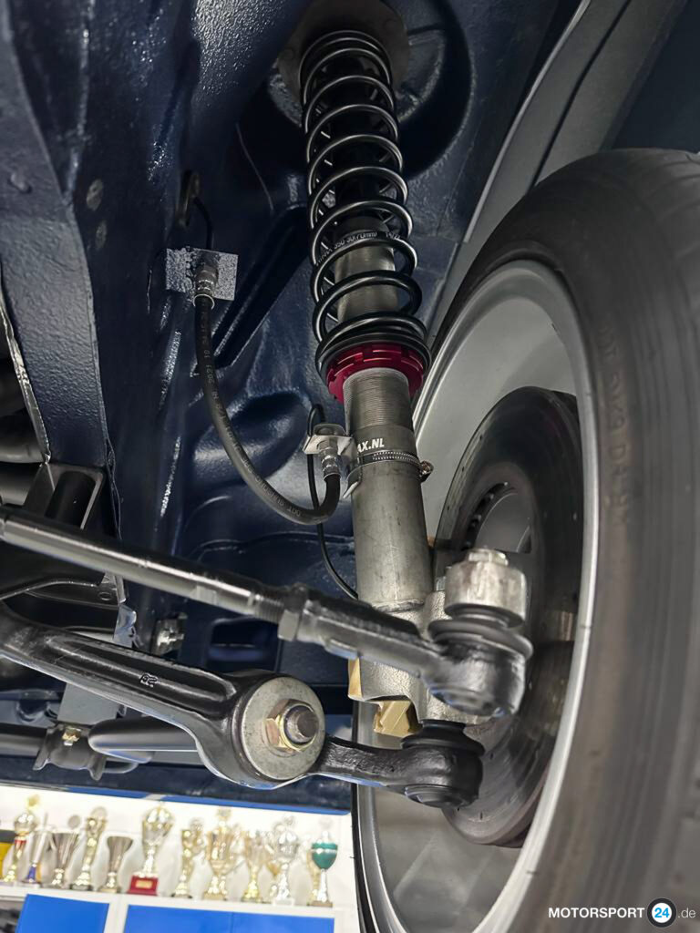 Alpina B6 2.8 auf Basis BMW E21, dunkelblau mit Alpina-Dekor