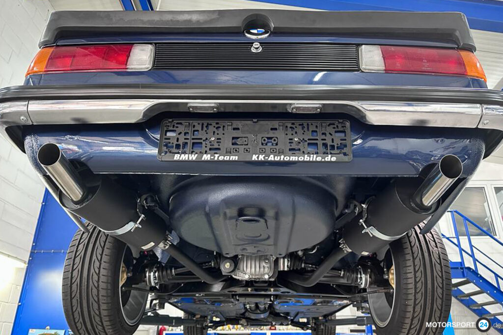 Alpina B6 2.8 auf Basis BMW E21, dunkelblau mit Alpina-Dekor