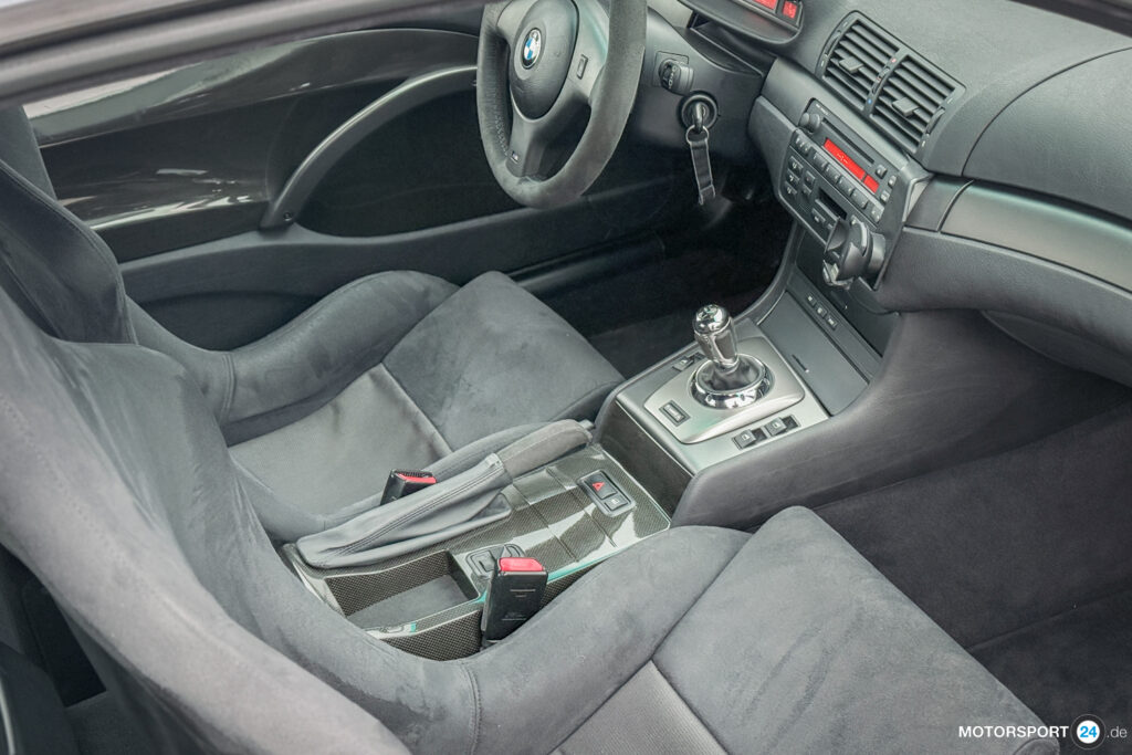 Innenraum des BMW M3 CSL mit Schalensitzen
