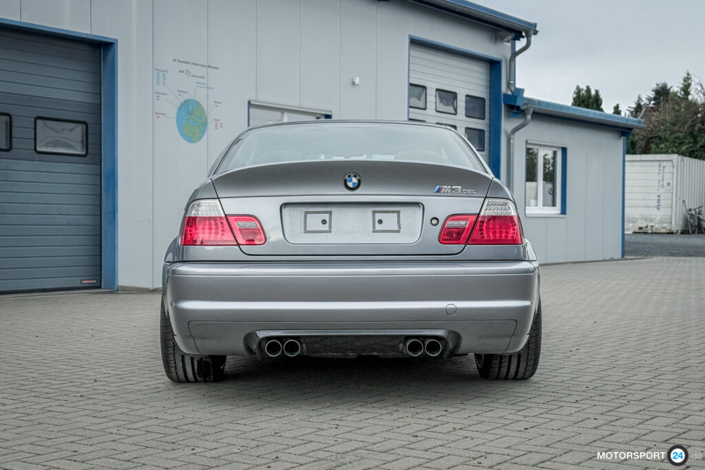 BMW M3 CSL von hinten