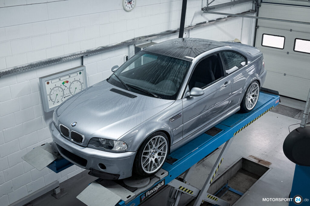 BMW M3 CSL auf der Hebebühne
