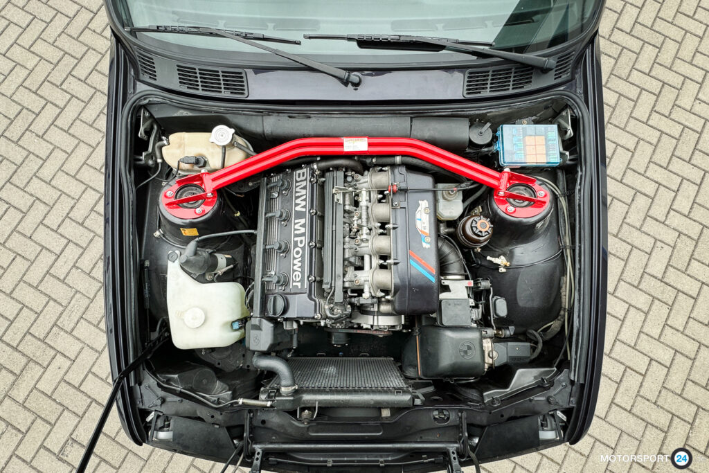 Motorraum eines BMW M3 Cecotto mit dem Vierzylinder S14
