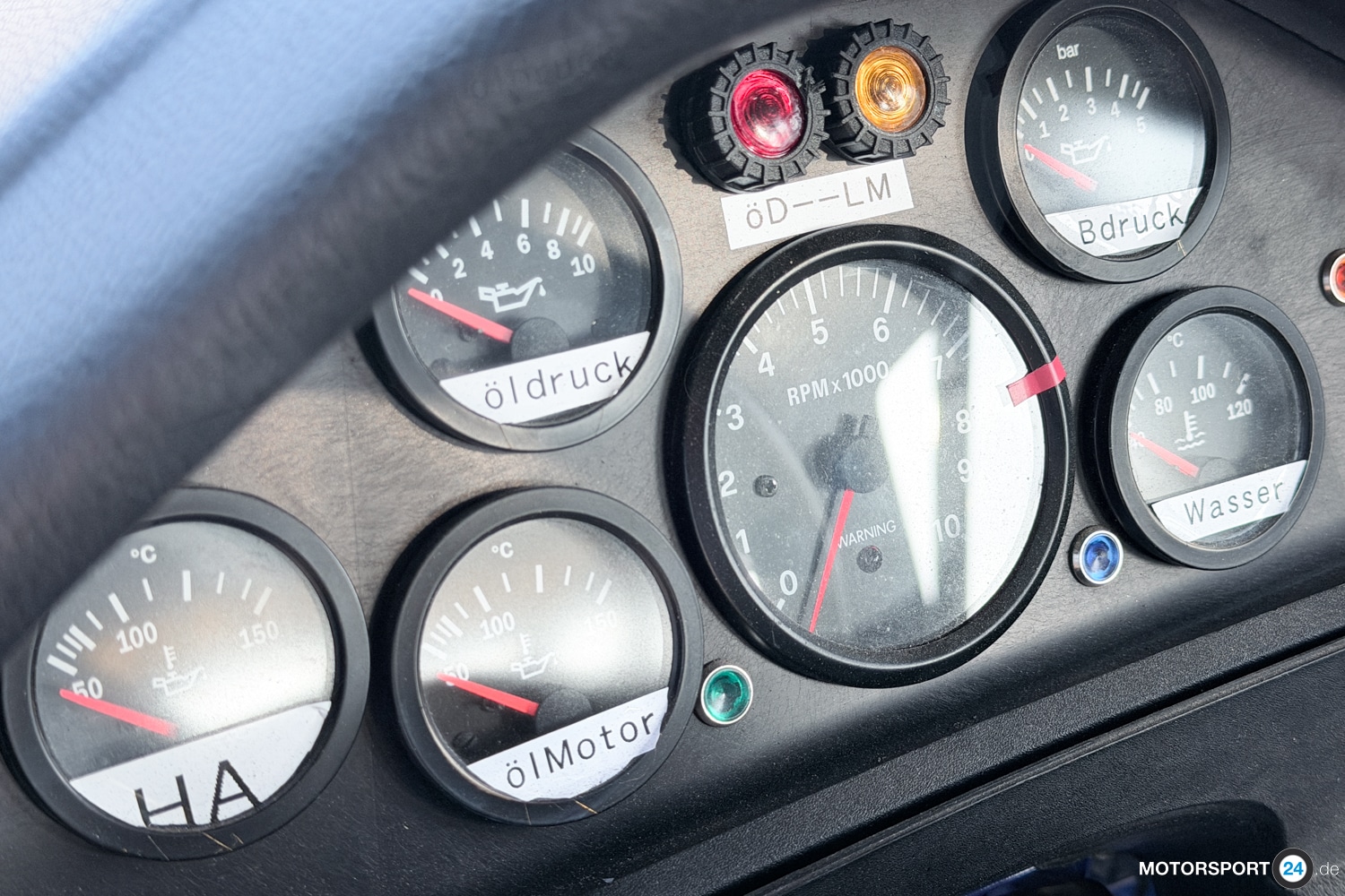 Motorraum mit S14-Vierzylinder in Gruppe-A-Ausführung