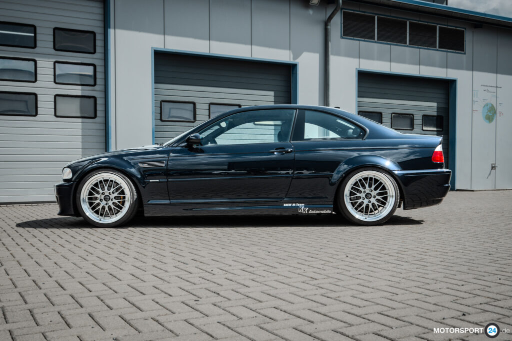 BMW M3 E46 Coupé in Nachtblau in Seitenansicht