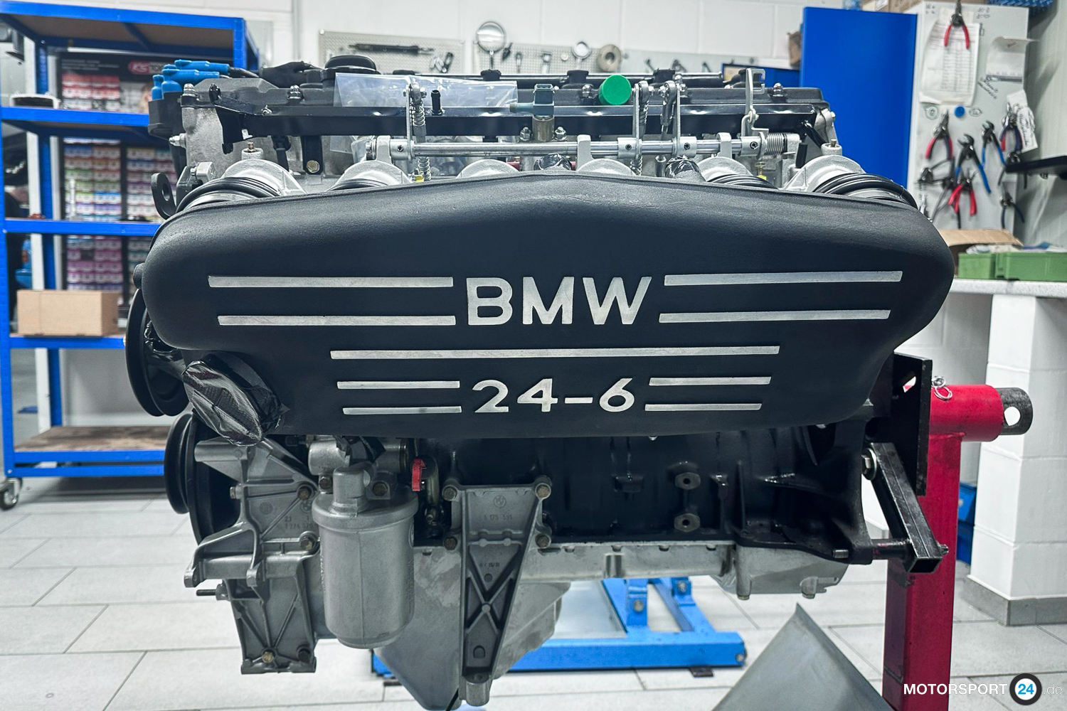 BMW M88/3 Reihensechszylinder, frisch revidiert, Werkstattaufnahme