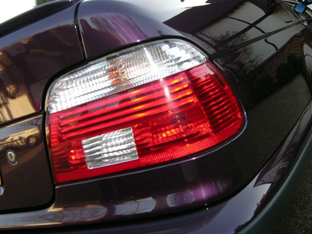 Nahaufnahme der Rückleuchte eines BMW E39