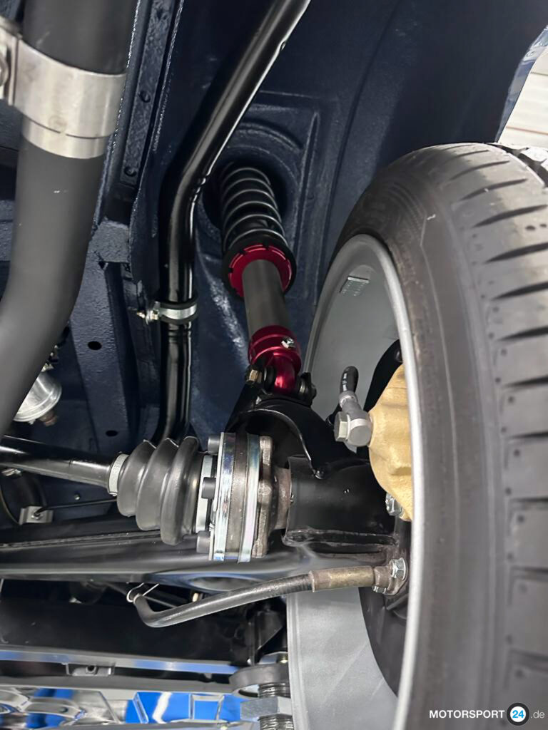 Alpina B6 2.8 auf Basis BMW E21, dunkelblau mit Alpina-Dekor