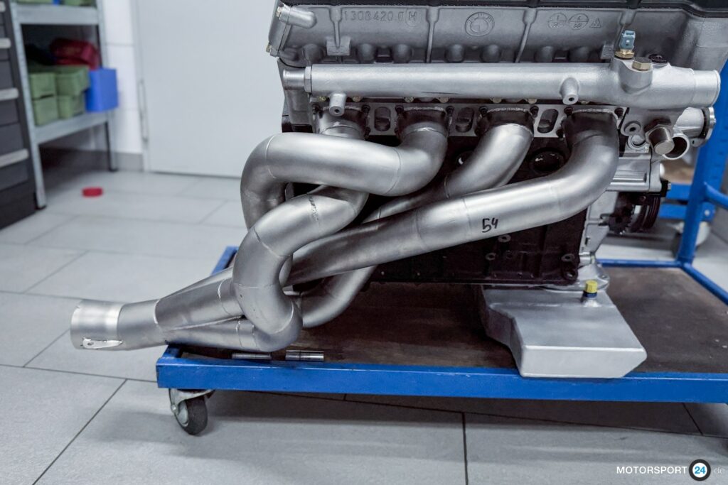 BMW S14B25 Rennmotor, frisch aufgebaut, Werkstattaufnahme