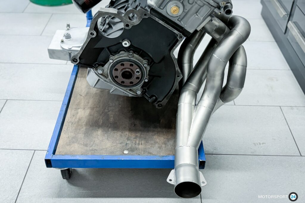 BMW S14B25 Rennmotor, frisch aufgebaut, Werkstattaufnahme