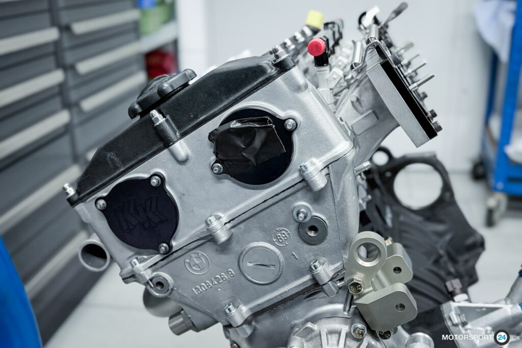 BMW S14B25 Rennmotor, frisch aufgebaut, Werkstattaufnahme