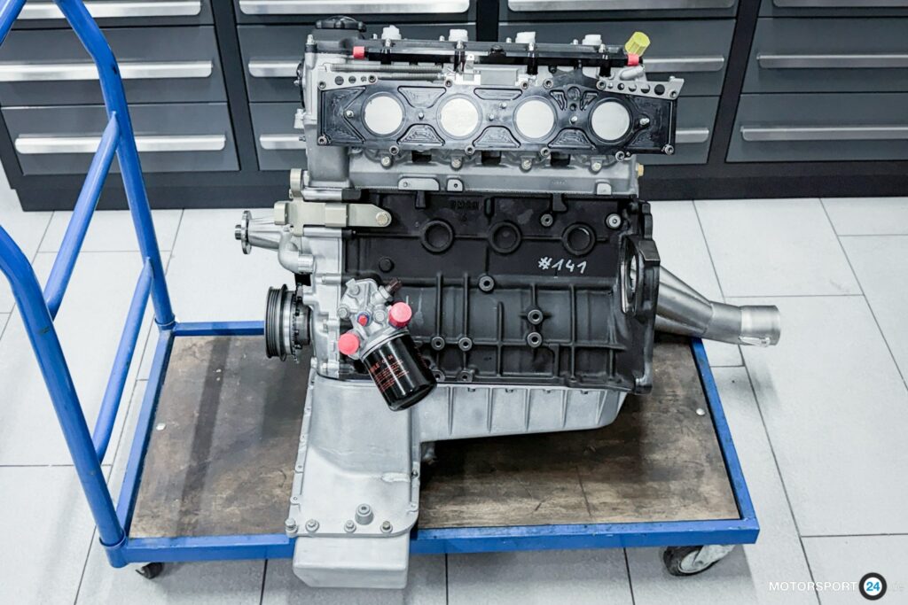 BMW S14B25 Rennmotor, frisch aufgebaut, Werkstattaufnahme