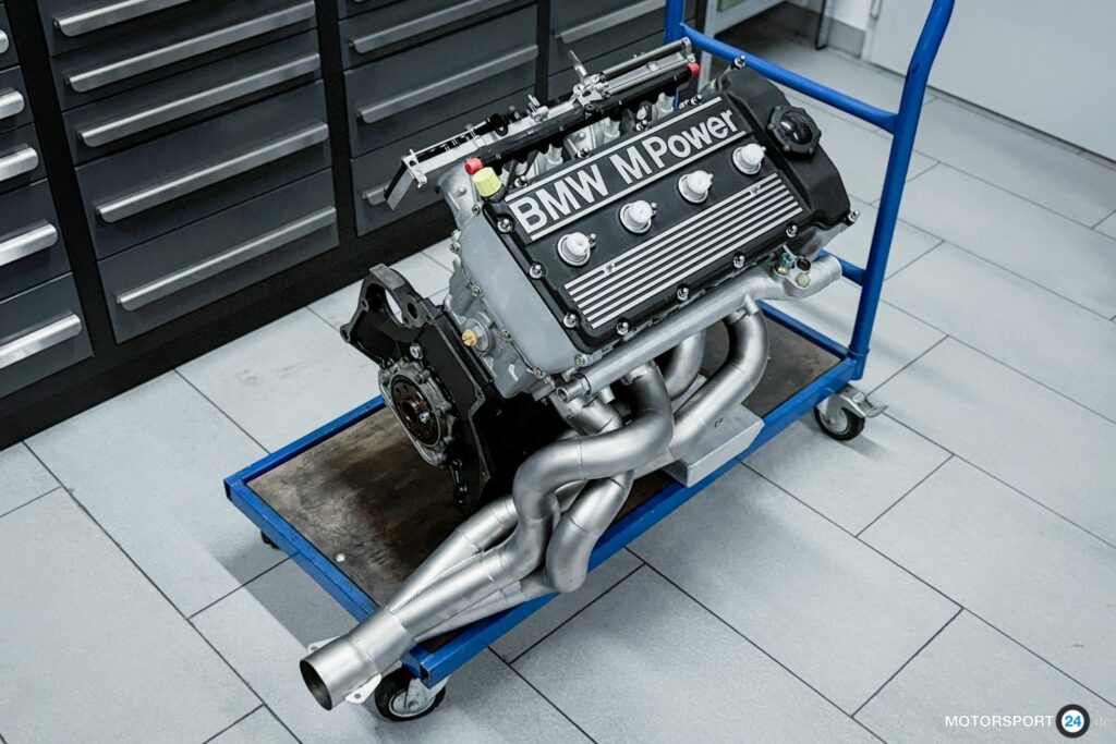 BMW S14B25 Rennmotor, frisch aufgebaut, Werkstattaufnahme