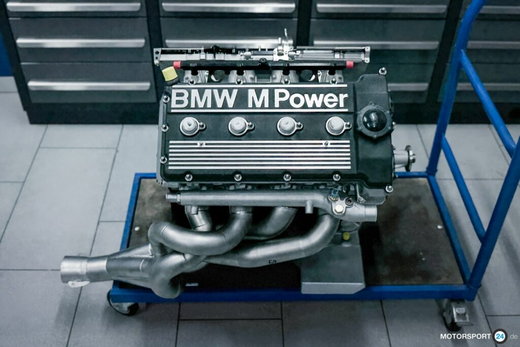 BMW S14B25 Rennmotor, frisch aufgebaut, Werkstattaufnahme
