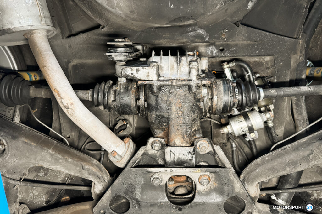 Hinterachse mit Differential und Lagerböcken