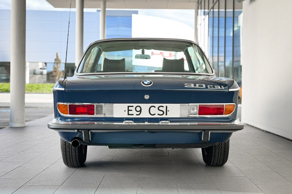 BMW 3.0 CSi der Baureihe E9 von hinten