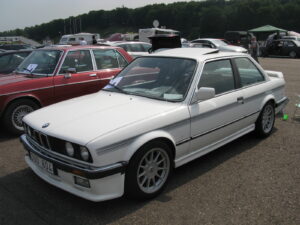BMW der Baureihe E30 mit Hartge-Umbau