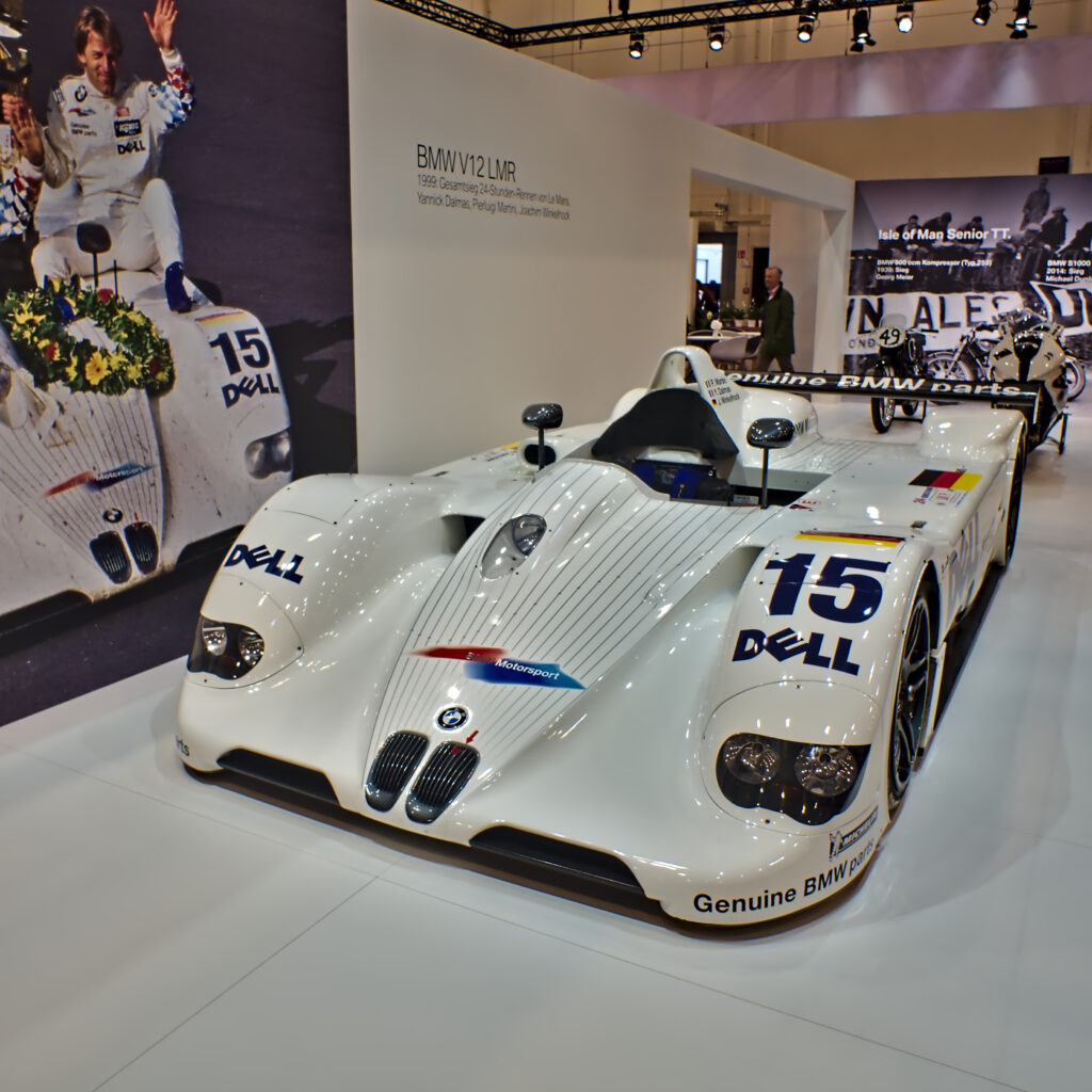 BMW V12 LMR Prototyp, Le-Mans-Sieger 1999, schräge Frontansicht
