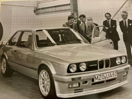 Historische Aufnahme der Fahrzeugvorfuehrung bei Hartge in Beckingen 1983