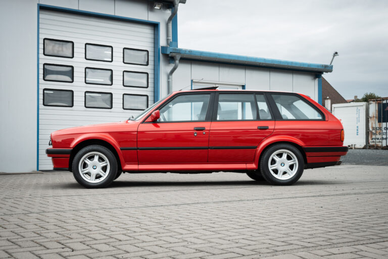 BMW 325iX (E30)