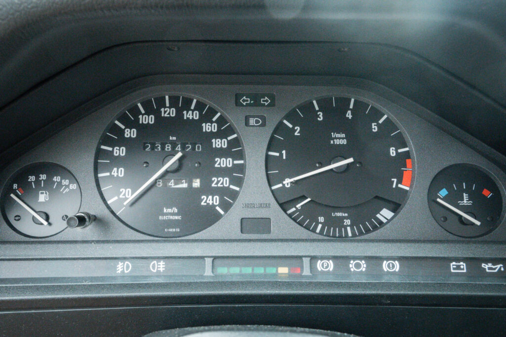 238.882 Kilometer auf dem Tacho. Der Zahnriemen ist seit Oktober 2025 neu.