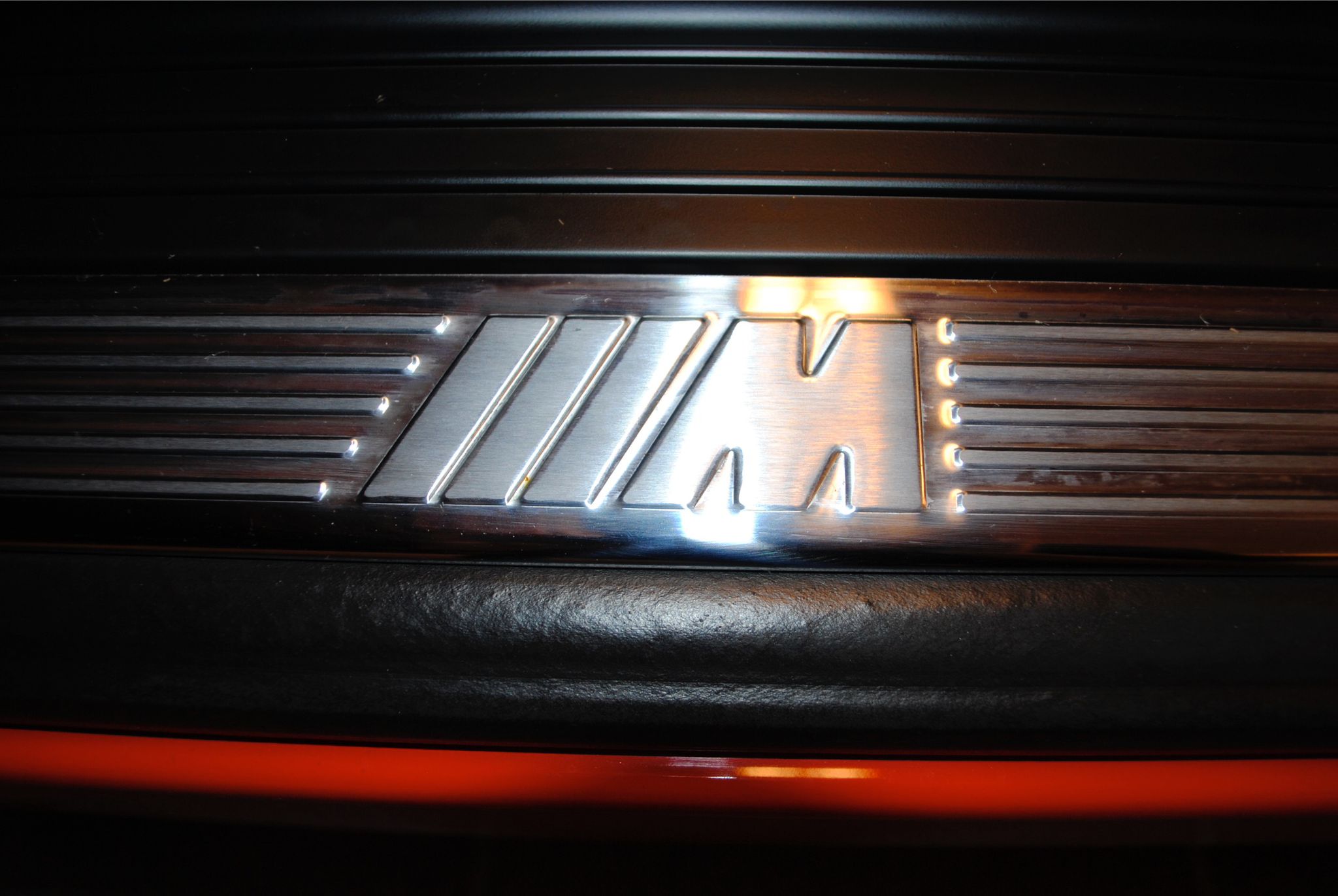 Beleuchtete M-Einstiegsleiste im BMW 850CSi